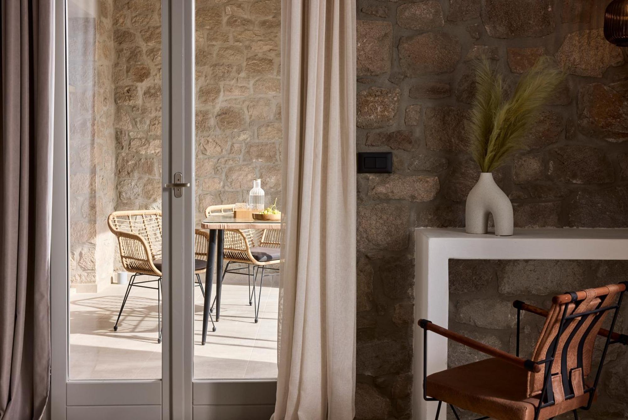 Kedros Milos Suites Adamantas  Bilik gambar